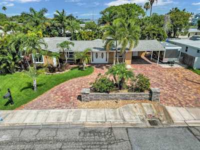 707 Pruitt Dr Madeira Beach, FL 33708