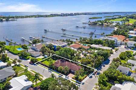 15 Wellesley Drive Lake Worth Beach, FL 33460