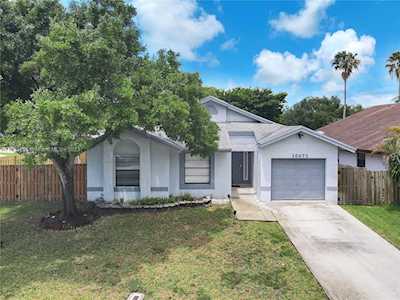 10673 NW 32nd Ct Sunrise, FL 33351