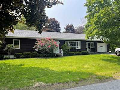 61 Saint John St North Brookfield, MA 01535