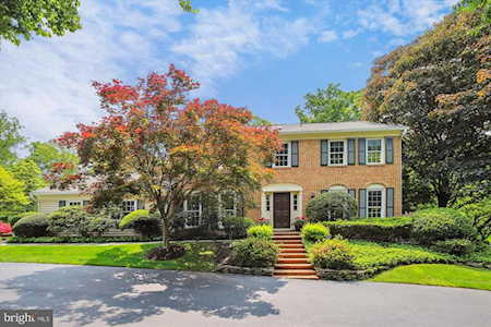 3205 Miller Heights Rd Oakton, VA 22124