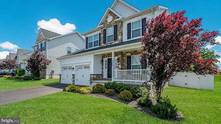 2209 Sunnyvale Dr Pennsburg, PA 18073