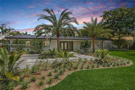 6781 SW 68th Ter South Miami, FL 33143