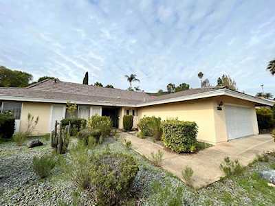 14606 Penasquitos Dr San Diego, CA 92129