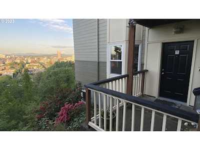 424 NW Uptown TER #1A Portland, OR 97210