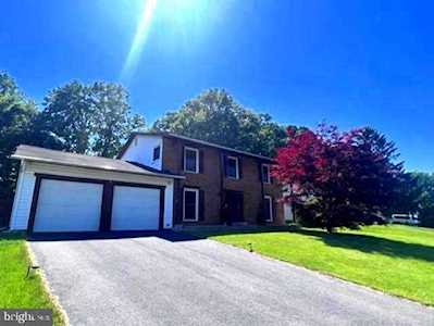 9162 Rockefeller Ln Springfield, VA 22153