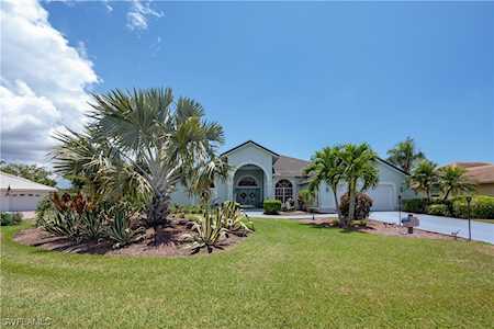 2034 Castle Garden Ln Naples, FL 34110