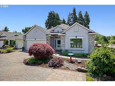 1900 NE Harewood PL Hillsboro, OR 97124