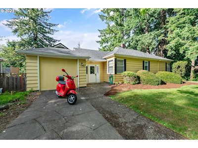 4327 SW Flower ST Portland, OR 97221