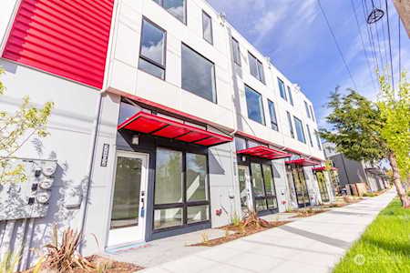 7102 Beacon Ave S Seattle, WA 98108