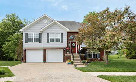 8012 Village Gate Ct Louisville, KY 40291