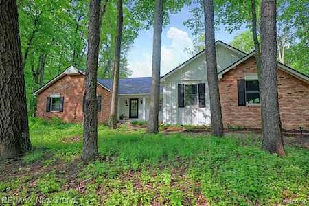 772 Old Milford Farms Milford Twp, MI 48381