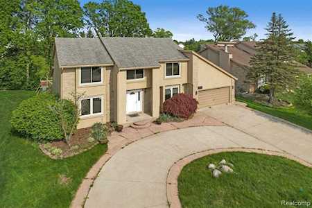 7316 Silver Leaf Ln West Bloomfield Twp, MI 48322
