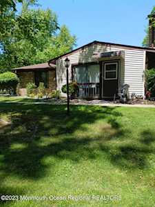 134 Amberly Dr #F Manalapan, NJ 07726