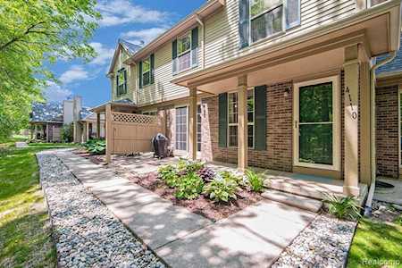 4110 Stonebridge Holly Vlg, MI 48442