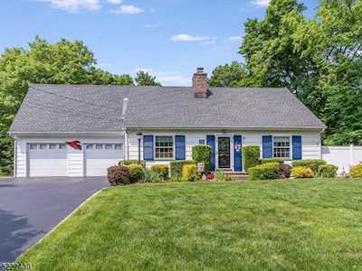 112 Center St Pompton Lakes Boro, NJ 07442