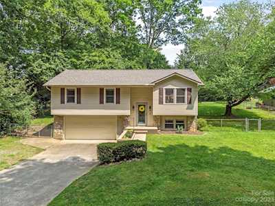 4 Spring Valley Ct Arden, NC 28704