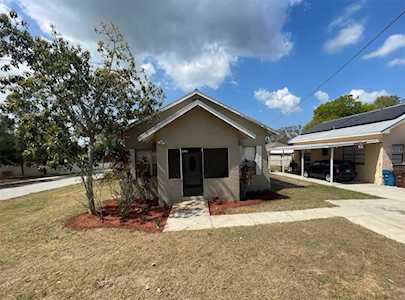 646 S 10th St Lake Wales, FL 33853
