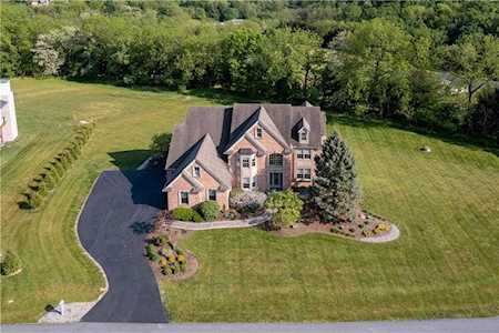 5562 Sunflower Ct Orefield, PA 18069