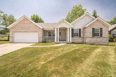 631 Green Tree Meadows Dr Lake St Louis, MO 63367