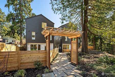 11828 31st Place NE Seattle, WA 98125