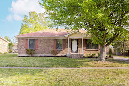 6015 Larkgrove Dr Louisville, KY 40229