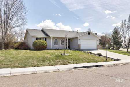 616 S Queens Dr Nampa, ID 83687-8952