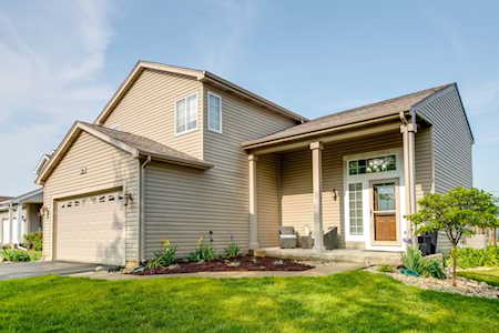 780 Parc Ct Lake In The Hills, IL 60156