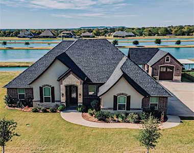 3916 Upper Lake Circle Granbury, TX 76049