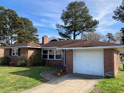 1098 Fontana Ave Chesapeake, VA 23325