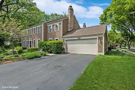 1612 Stonebridge Trl Wheaton, IL 60189