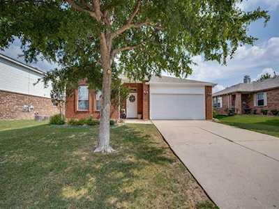 1613 White Dove Lane Denton, TX 76210