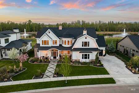 1124 W Back Forty Eagle, ID 83616