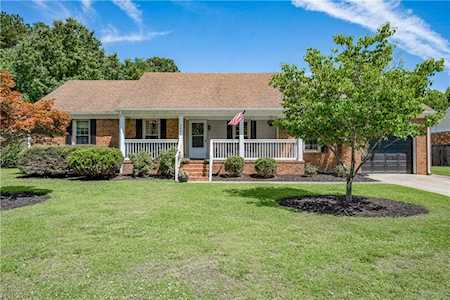 644 Blackthorne Dr Chesapeake, VA 23322
