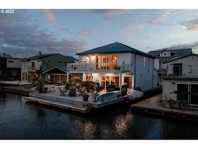 7720 S Macadam #24 Portland, OR 97219
