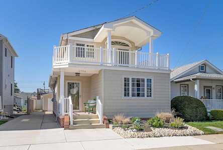 5704 Seaview Ave Wildwood Crest, NJ 08260