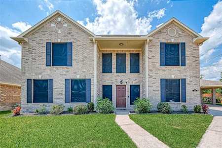 1020 Gladstone Dr League City, TX 77573