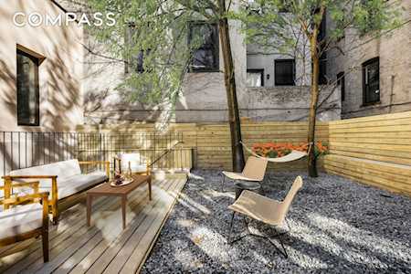 84 Meserole Ave #1 Brooklyn, NY 11222