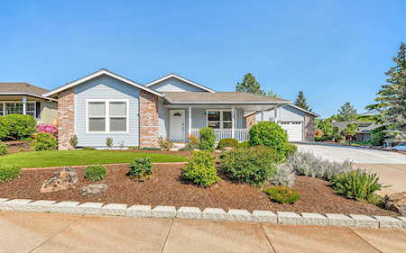 798 St. Andrews Circle Ashland, OR 97520