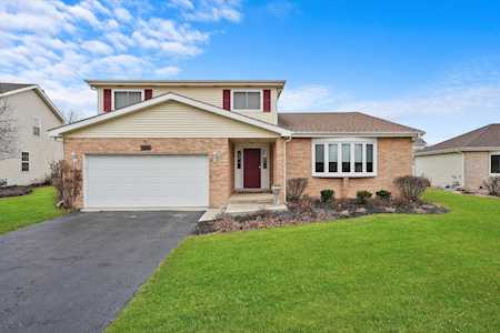 1809 Pebble Beach Dr Plainfield, IL 60586