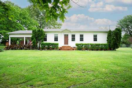 1035 Garton Rd Burns, TN 37029