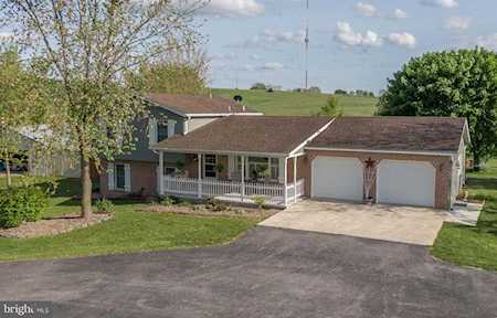 2124 Newville Rd Carlisle, PA 17015