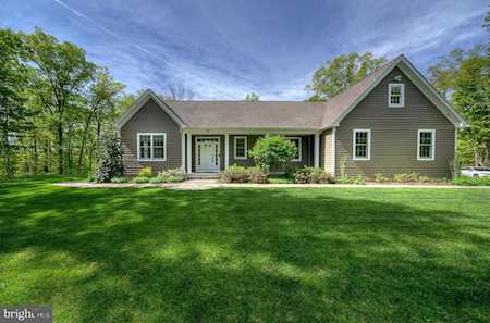 1424 Lonely Cottage Rd Upper Black Eddy, PA 18972