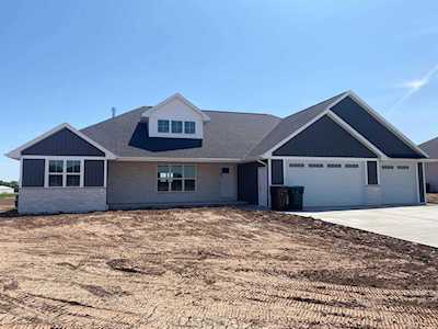 1070 Nutmeg Dr De Pere, Town of Lawrence, WI 54115