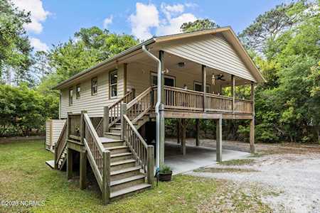 135 Pinewood Place Emerald Isle, NC 28594