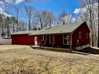 28 Estates Rd Middleton, NH 03887