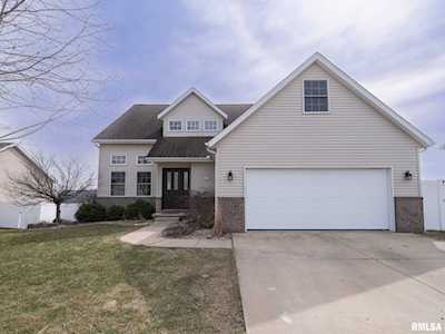 504 Coventry Ln Mackinaw, IL 61755