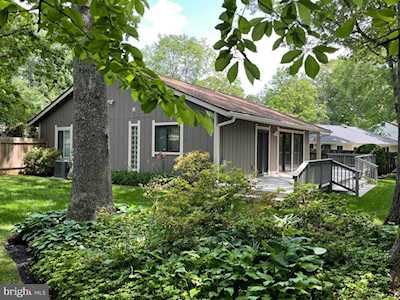 10407 Hollyoak Place Fairfax, VA 22032