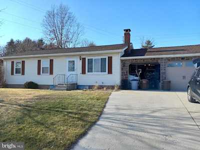 65 Kinsey Dr Gettysburg, PA 17325