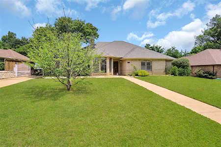 2918 Woodland Hills Drive Grapevine, TX 76051